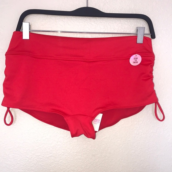 PINK Victoria’s Secret gym to swim shortie - Picture 2 of 3